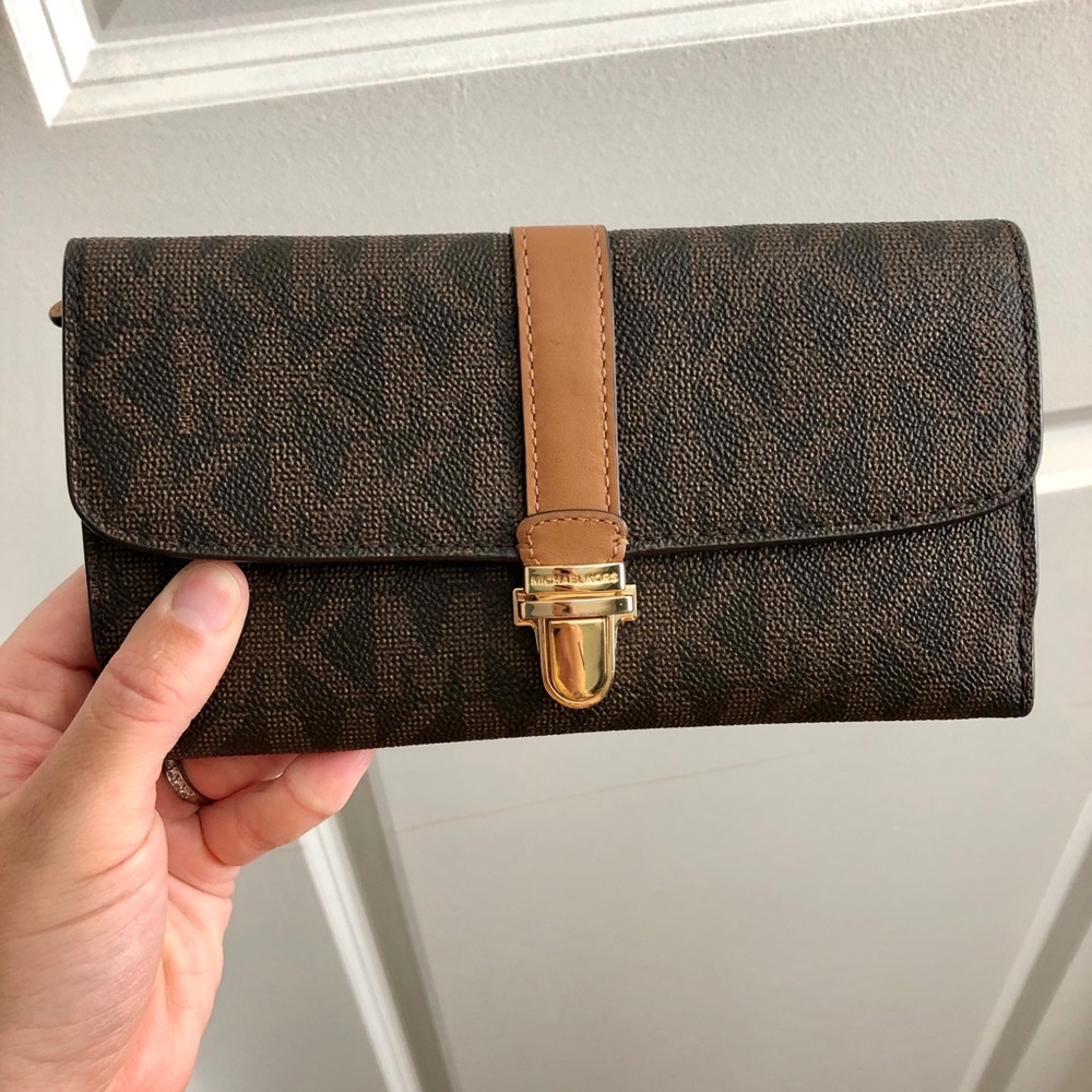 Michael Kors wallet